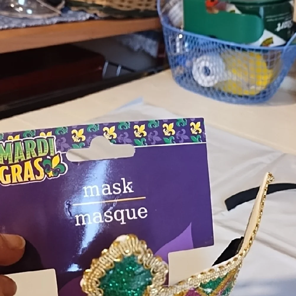 Mardi Gras NWT Colorful Glitter Masquerade Mask With Tie. I Have 2 Left. Pretty.